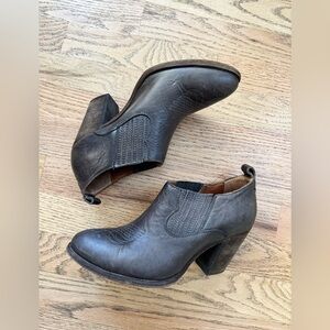 Frye llana bootie